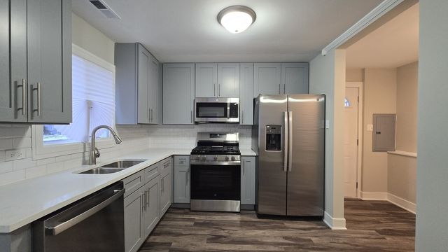 17092 Jodave Avenue, Hazel Crest, IL 60429