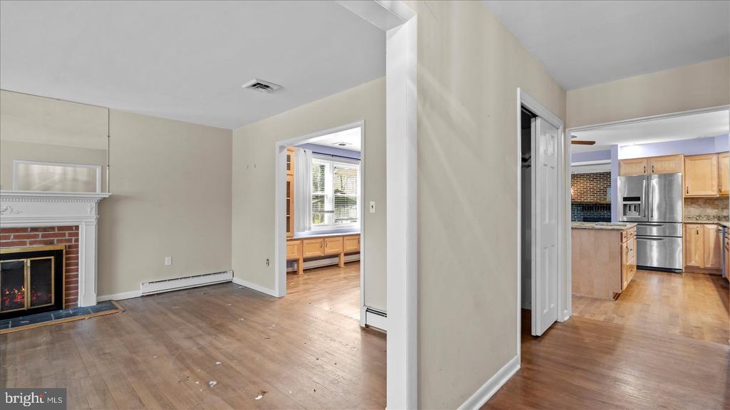 Image 17 of property listing at 1701 ROLAND AVE, Baltimore, MD 21204