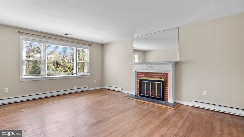 Image 18 of property listing at 1701 ROLAND AVE, Baltimore, MD 21204