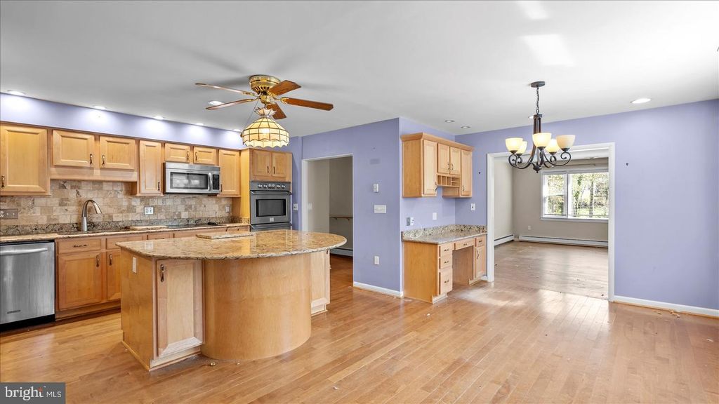 Image 23 of property listing at 1701 ROLAND AVE, Baltimore, MD 21204