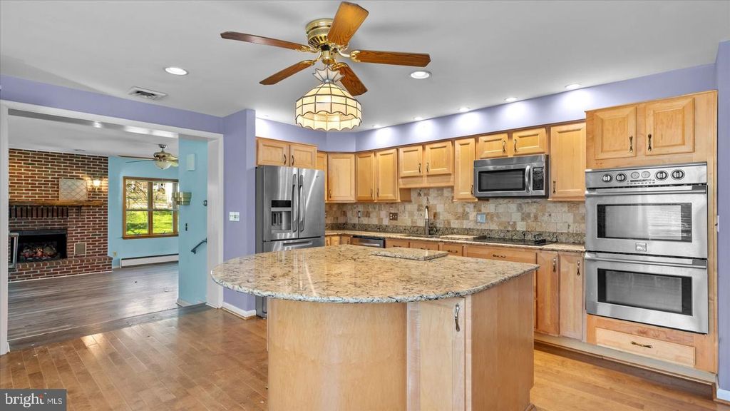 Image 25 of property listing at 1701 ROLAND AVE, Baltimore, MD 21204