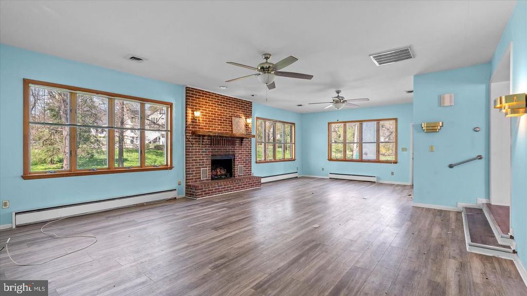 Image 31 of property listing at 1701 ROLAND AVE, Baltimore, MD 21204