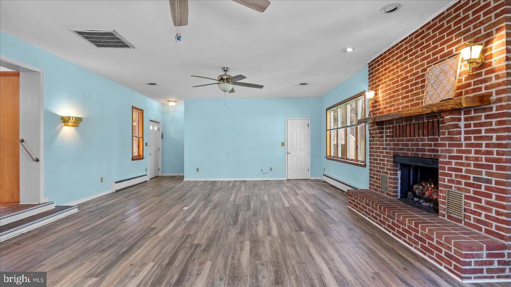 Image 32 of property listing at 1701 ROLAND AVE, Baltimore, MD 21204