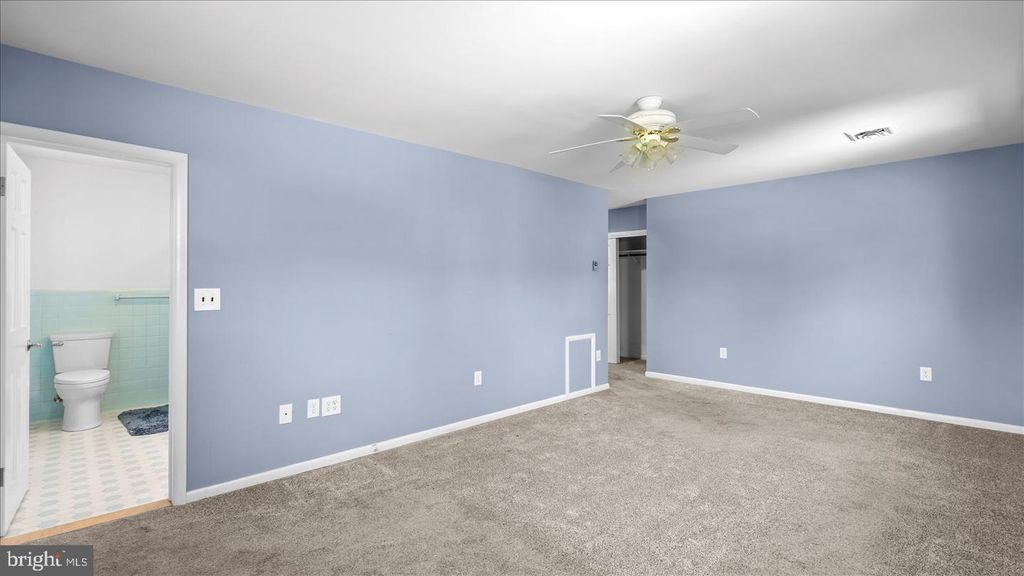 Image 34 of property listing at 1701 ROLAND AVE, Baltimore, MD 21204