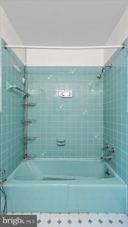 Image 42 of property listing at 1701 ROLAND AVE, Baltimore, MD 21204