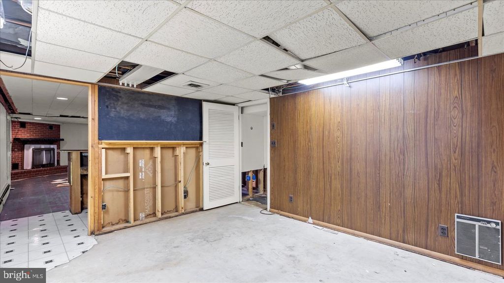 Image 44 of property listing at 1701 ROLAND AVE, Baltimore, MD 21204