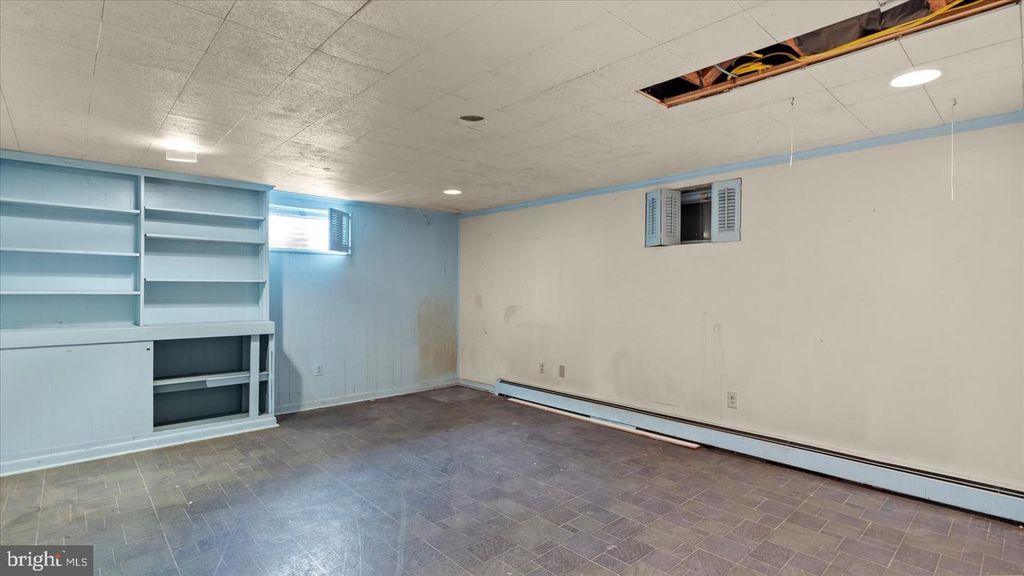 Image 45 of property listing at 1701 ROLAND AVE, Baltimore, MD 21204