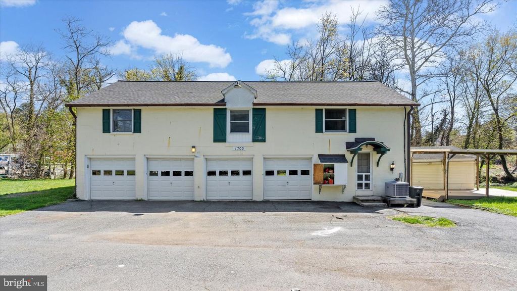 Image 50 of property listing at 1701 ROLAND AVE, Baltimore, MD 21204