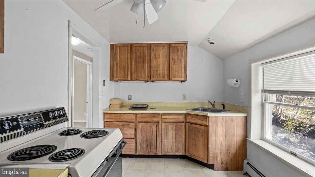 Image 55 of property listing at 1701 ROLAND AVE, Baltimore, MD 21204