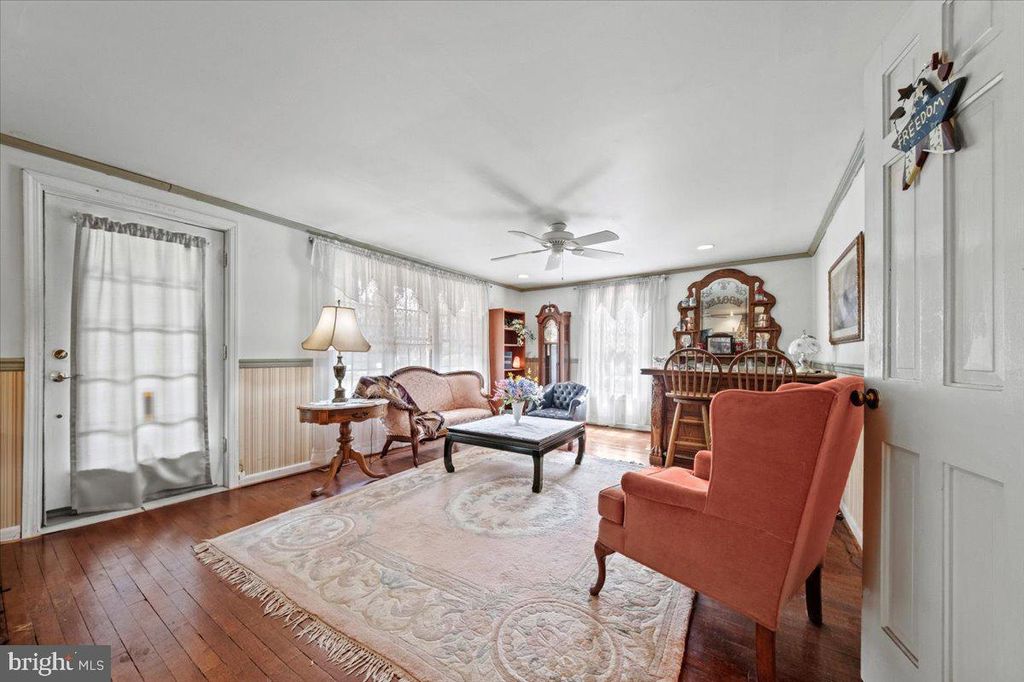 42 S LOCUST AVE, Marlton, NJ 08053
