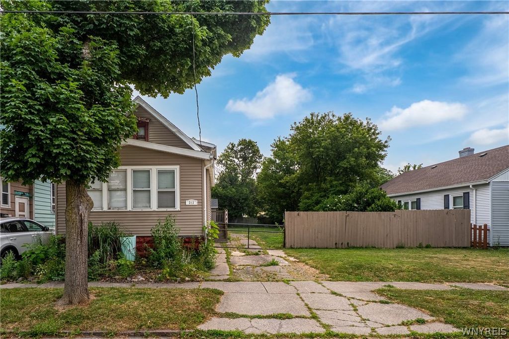 313 Benzinger St., Buffalo, NY 14206