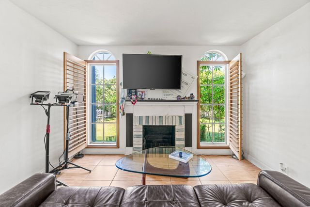 629 Selkirk Street, West Palm Beach, FL 33405