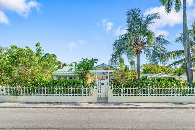 629 Selkirk Street, West Palm Beach, FL 33405