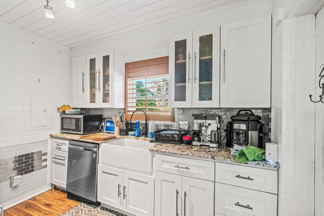 629 Selkirk Street, West Palm Beach, FL 33405