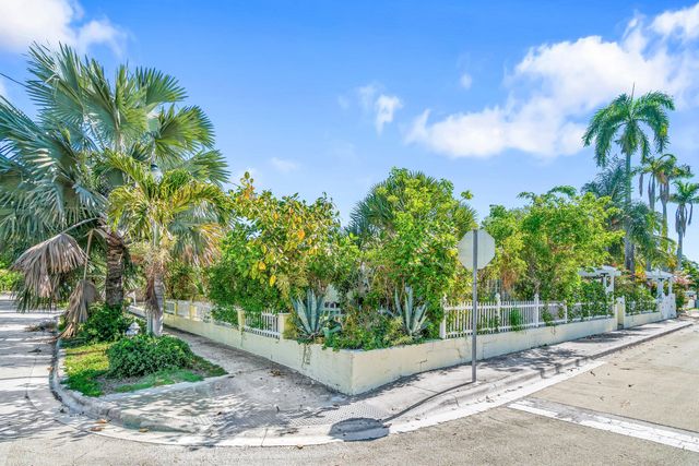 629 Selkirk Street, West Palm Beach, FL 33405
