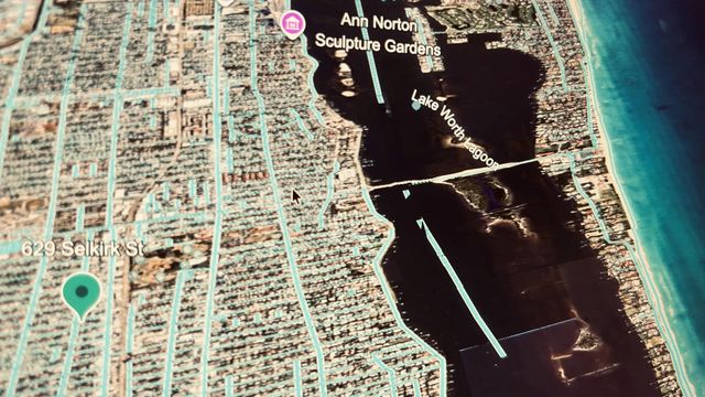 629 Selkirk Street, West Palm Beach, FL 33405
