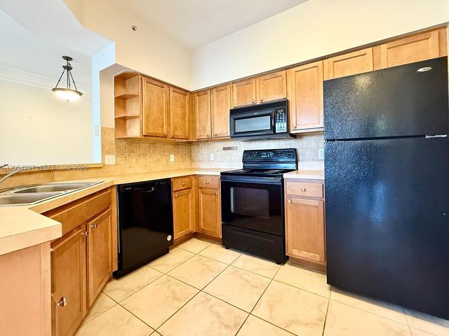 9208 W Myrtlewood Cir W 208, Palm Beach Gardens, FL 33418