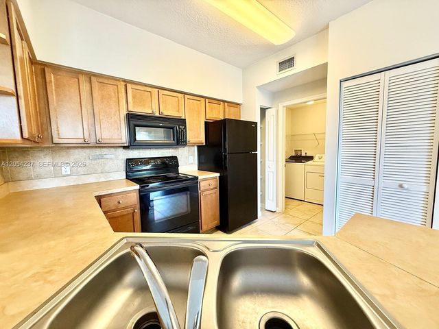 9208 W Myrtlewood Cir W 208, Palm Beach Gardens, FL 33418