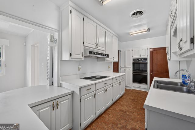 808 Seminole Trail, Waycross, GA 31501