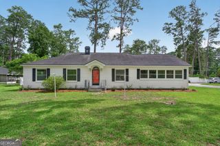 808 Seminole Trail, Waycross, GA 31501