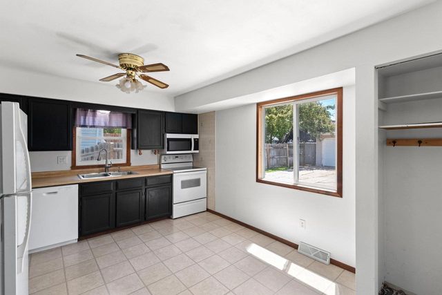 1513 E PLAZA DRIVE, Appleton, WI 54915
