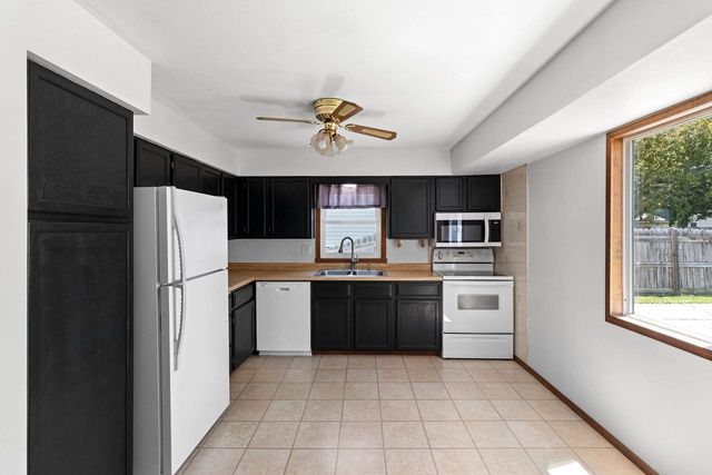 1513 E PLAZA DRIVE, Appleton, WI 54915