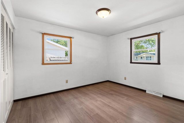 1513 E PLAZA DRIVE, Appleton, WI 54915