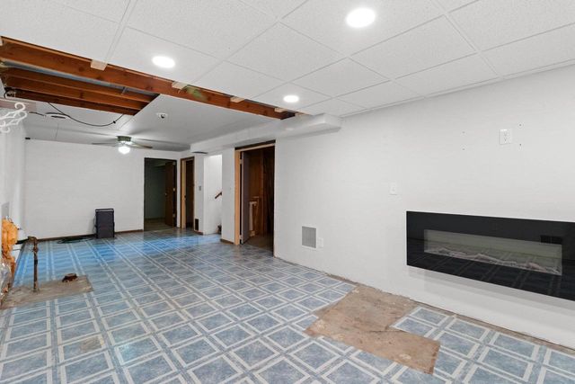 1513 E PLAZA DRIVE, Appleton, WI 54915