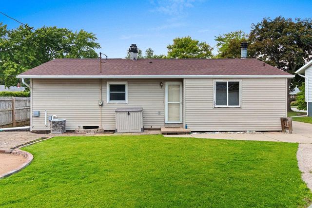 1513 E PLAZA DRIVE, Appleton, WI 54915