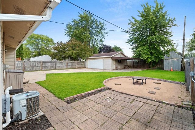 1513 E PLAZA DRIVE, Appleton, WI 54915