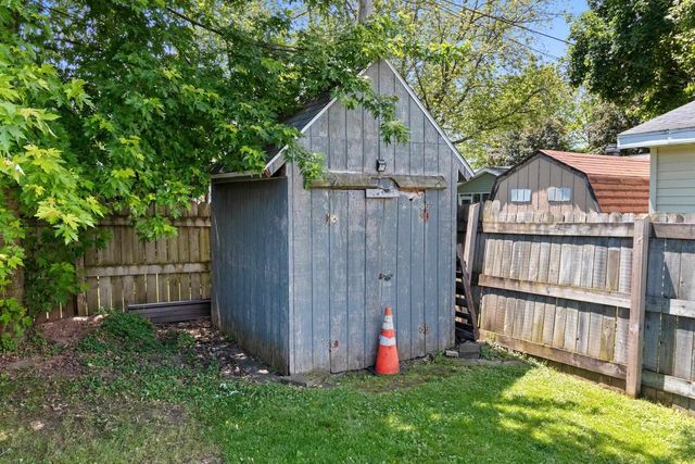 1513 E PLAZA DRIVE, Appleton, WI 54915