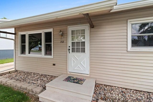 1513 E PLAZA DRIVE, Appleton, WI 54915