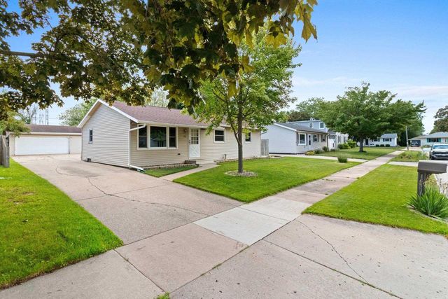 1513 E PLAZA DRIVE, Appleton, WI 54915