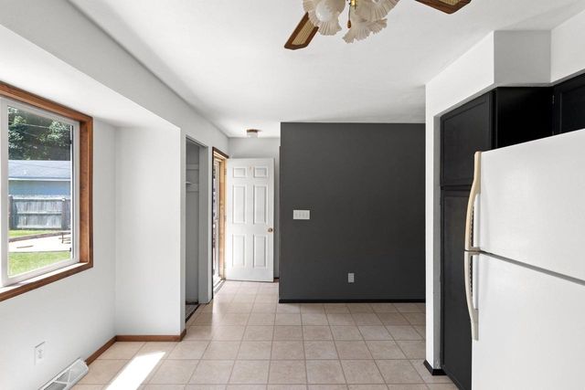 1513 E PLAZA DRIVE, Appleton, WI 54915