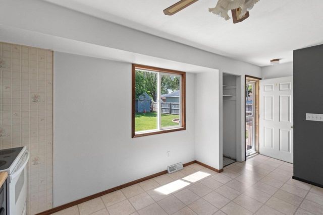1513 E PLAZA DRIVE, Appleton, WI 54915