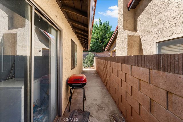 1152 E Avenue J12, Lancaster, CA 93535
