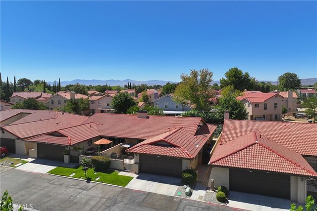 1152 E Avenue J12, Lancaster, CA 93535