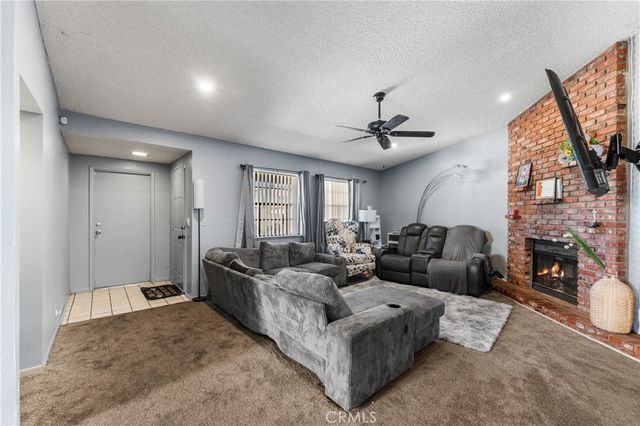 1152 E Avenue J12, Lancaster, CA 93535