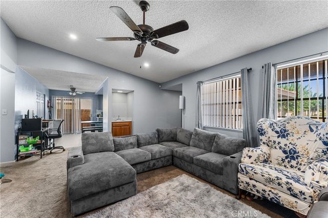 1152 E Avenue J12, Lancaster, CA 93535