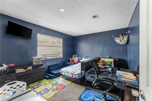 1152 E Avenue J12, Lancaster, CA 93535