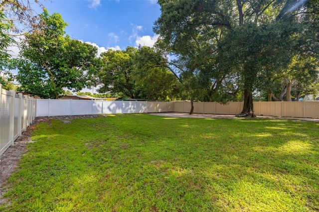 7918 LAKESIDE WOODS DRIVE, Orlando, FL 32810