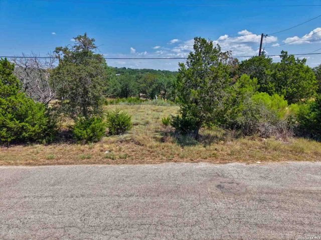 559 Clay Rdg, Canyon Lake, TX 78133