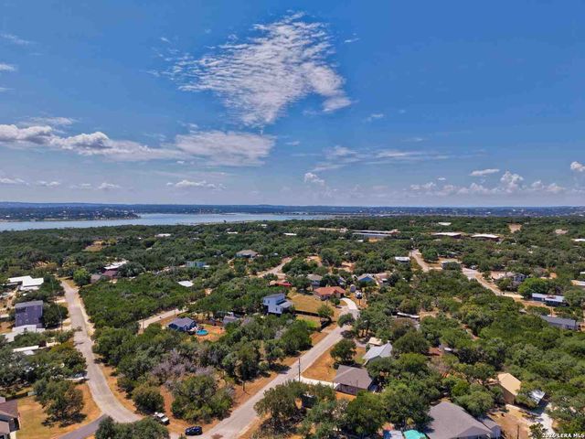 559 Clay Rdg, Canyon Lake, TX 78133