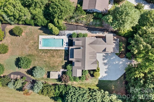 12820 Westmoreland Farm Road, Davidson, NC 28036