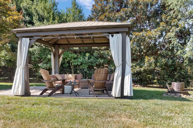 12820 Westmoreland Farm Road, Davidson, NC 28036