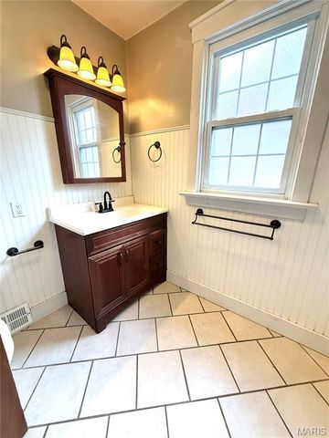 533 S PENNSYLVANIA Avenue S, Belleville, IL 62220