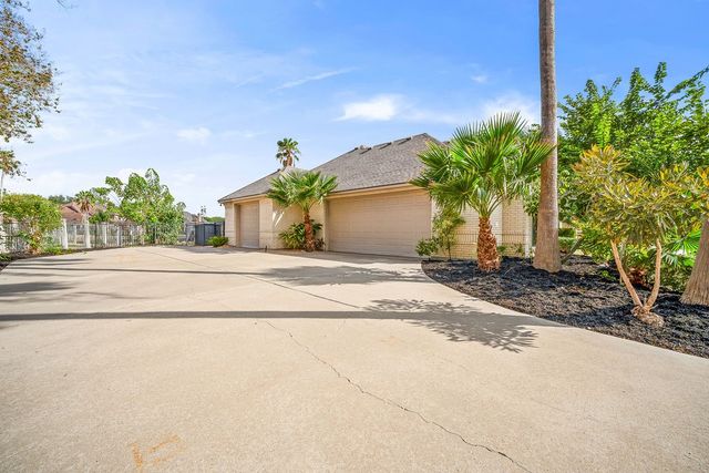 4510 Lake Bistineau Dr, Corpus Christi, TX 78413