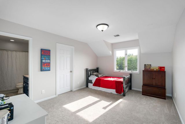 1136 N Linden Cir, Wichita, KS 67206