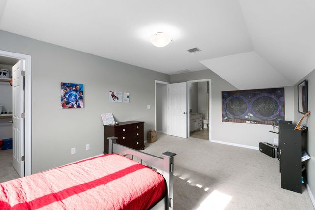 1136 N Linden Cir, Wichita, KS 67206