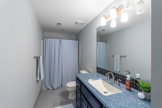 1136 N Linden Cir, Wichita, KS 67206